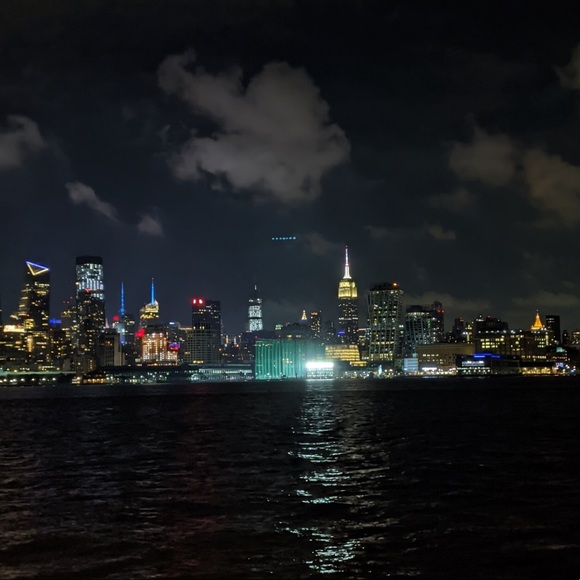 Meet your Posher, Lauren - Picture 3 of 16